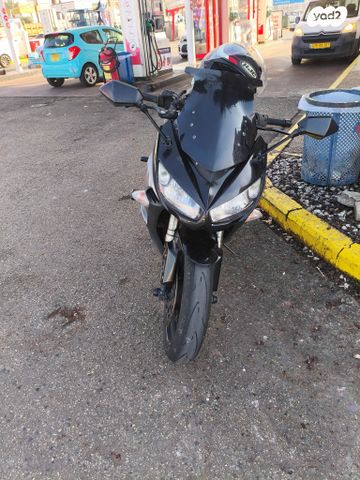 קאוואסאקי Z1000SX