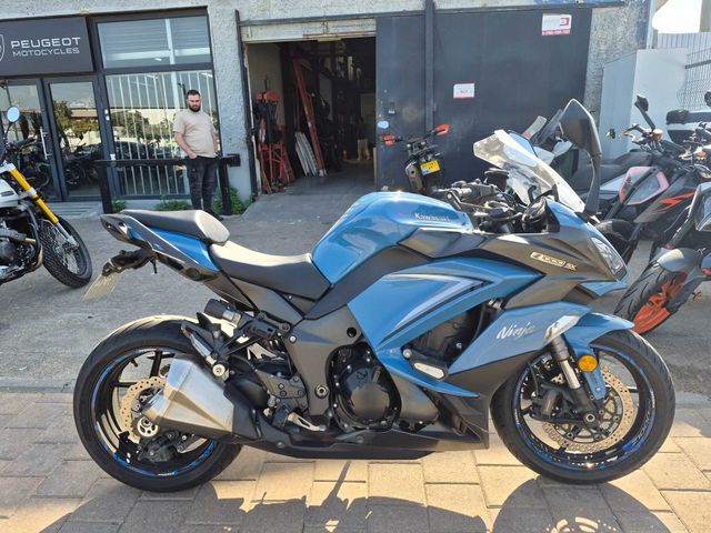 קאוואסאקי Z1000SX