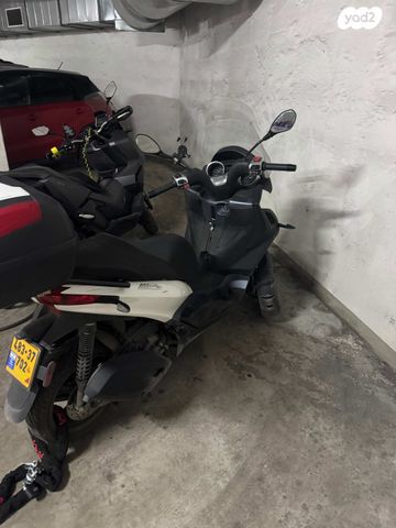 פיאג'ו MP3 300 HPE 