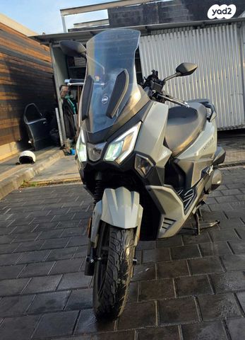 מודעת רכב סאן יאנג ג'וירייד 300 16