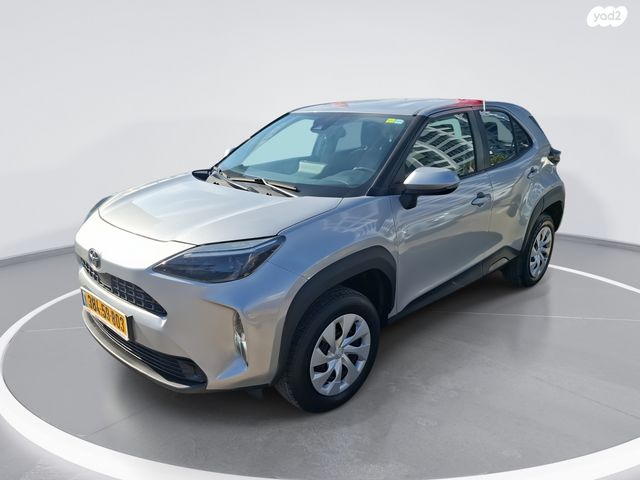 מודעת רכב טויוטה יאריס קרוס