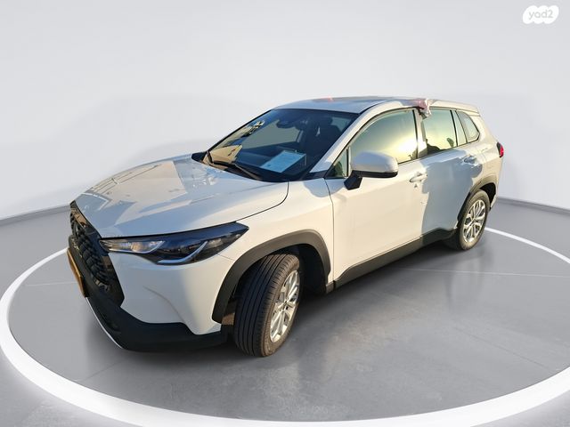 מודעת רכב טויוטה קורולה קרוס