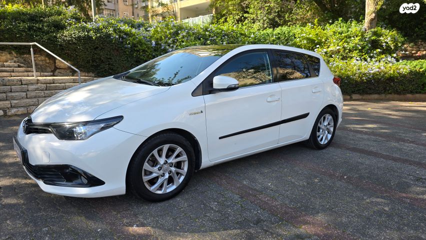 מודעת רכב טויוטה אוריס