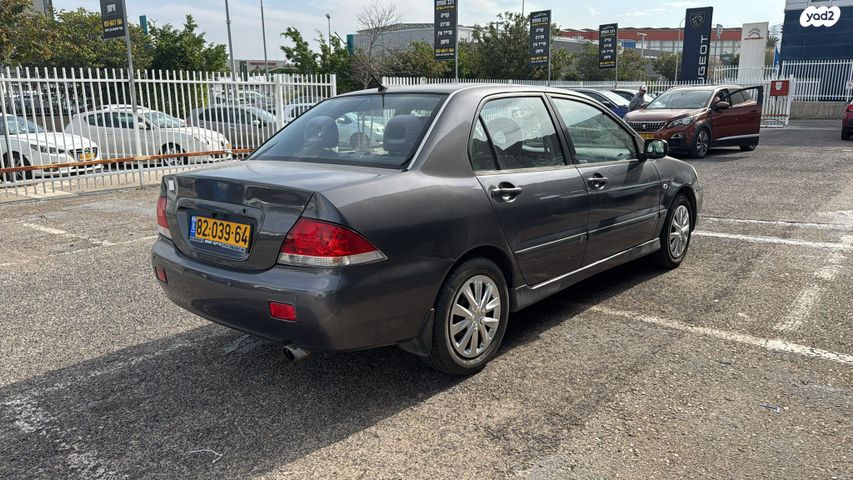 מיצובישי לנסר