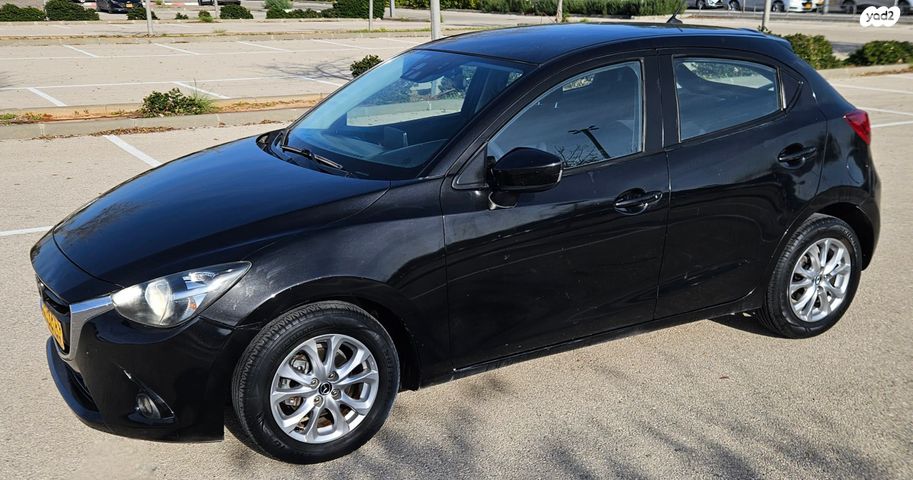 מודעת רכב מאזדה 2