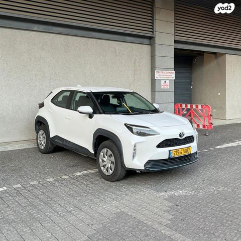 טויוטה יאריס קרוס