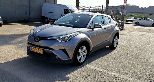 מודעת רכב טויוטה C-HR