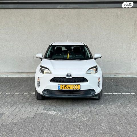 מודעת רכב טויוטה יאריס קרוס