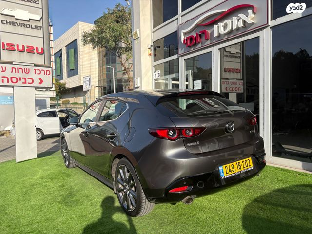 מאזדה 3