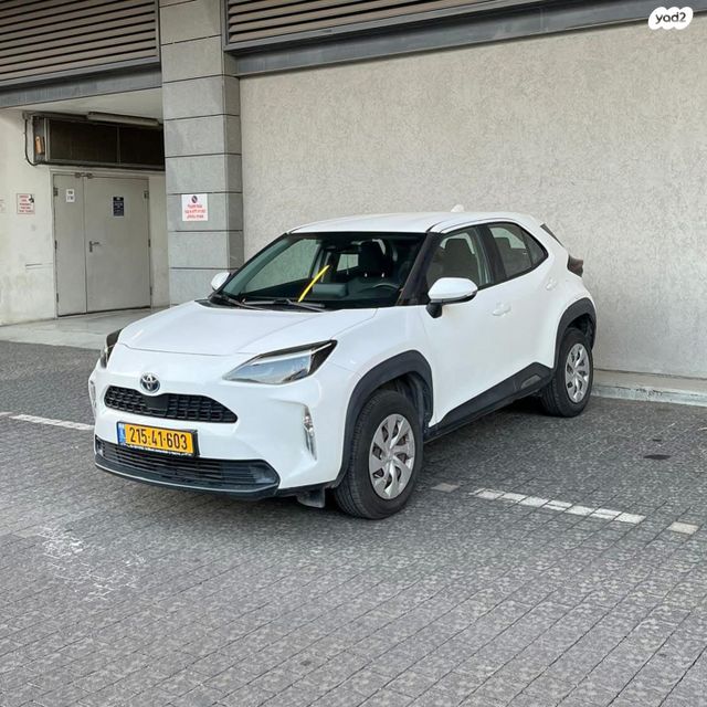 טויוטה יאריס קרוס