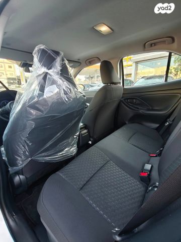 טויוטה יאריס קרוס