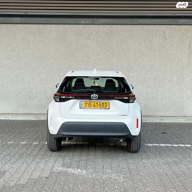 טויוטה יאריס קרוס