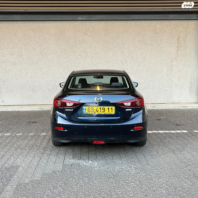 מאזדה 3