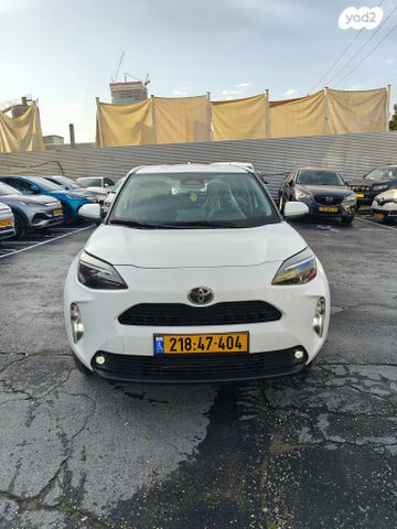 מודעת רכב טויוטה יאריס קרוס