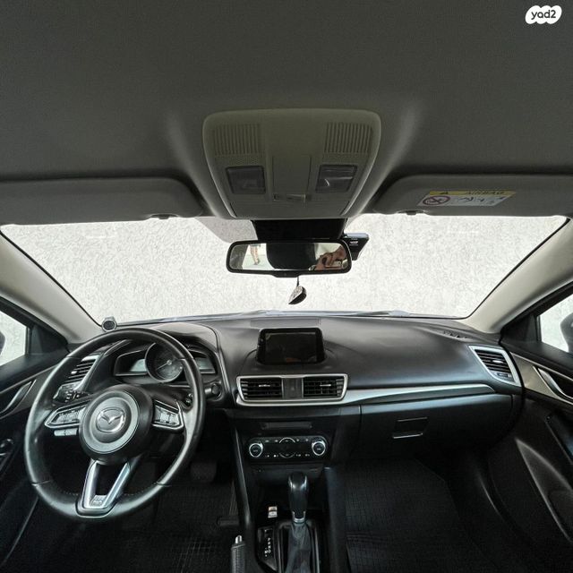 מאזדה 3