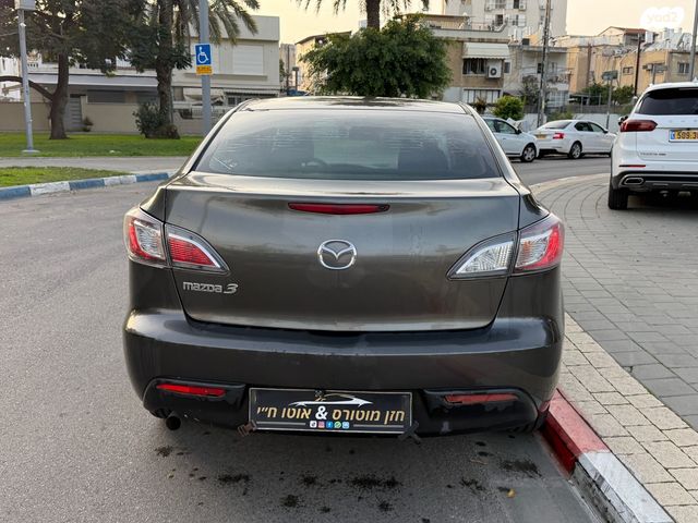מאזדה 3