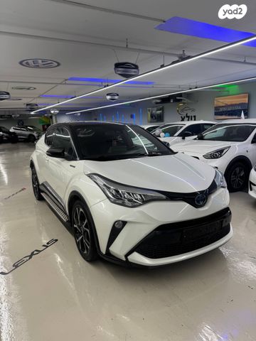 מודעת רכב טויוטה C-HR