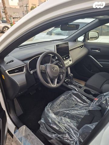 טויוטה קורולה קרוס