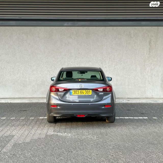 מאזדה 3