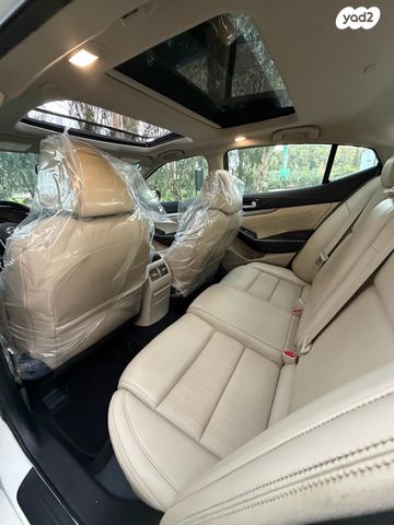 ניסאן מקסימה