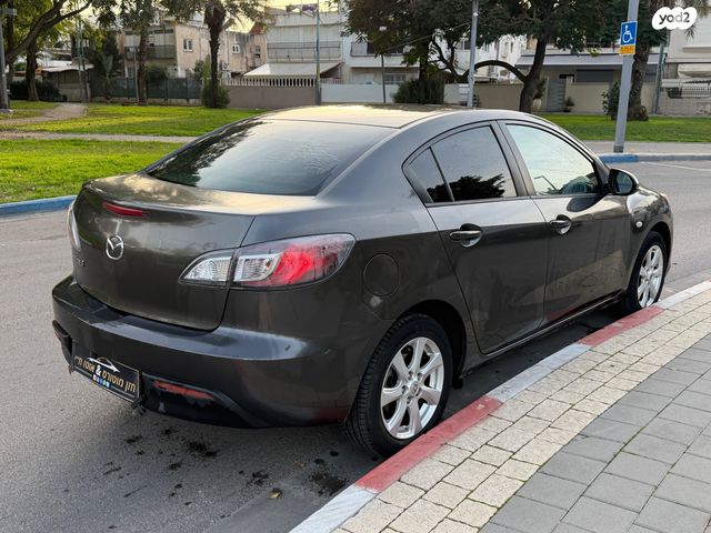 מאזדה 3