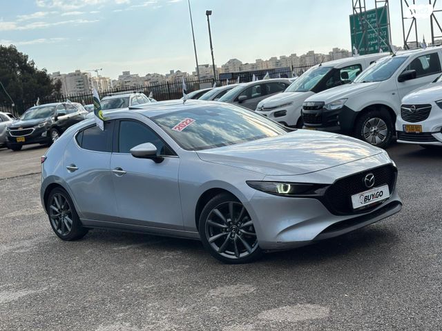 מאזדה 3
