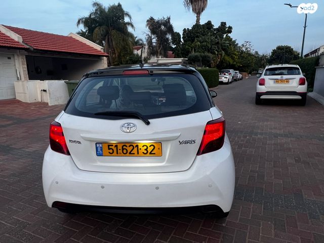 טויוטה יאריס