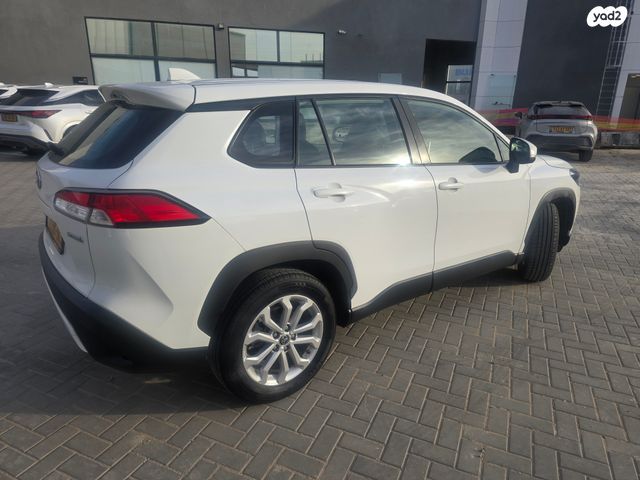 מודעת רכב טויוטה קורולה קרוס