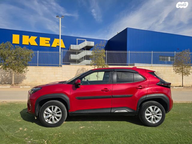 טויוטה יאריס קרוס