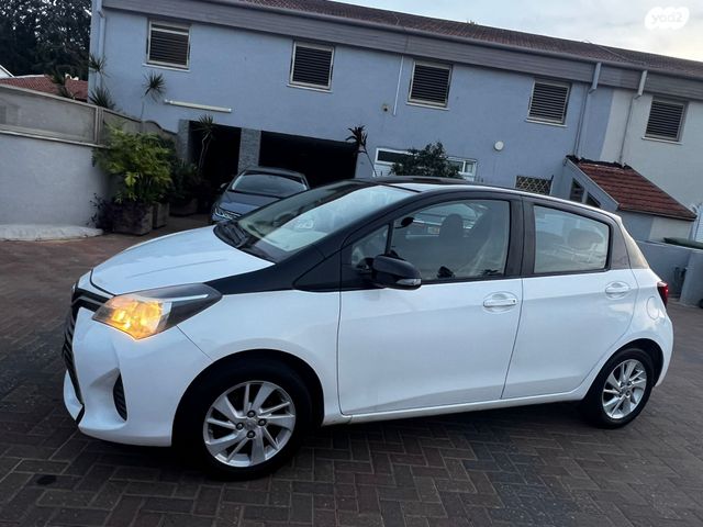 מודעת רכב טויוטה יאריס 2