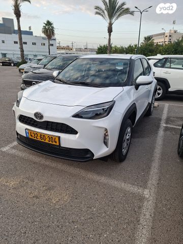 מודעת רכב טויוטה יאריס קרוס