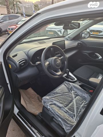 טויוטה יאריס קרוס