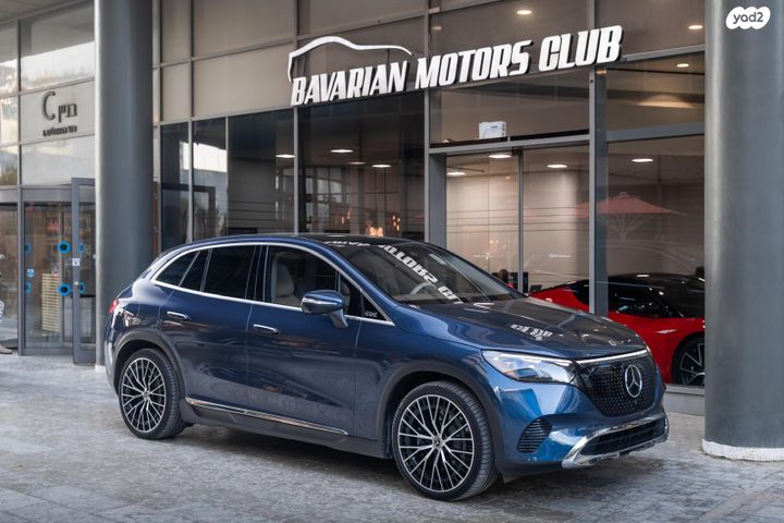 מודעת רכב מרצדס-בנץ EQE SUV