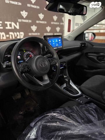 טויוטה יאריס