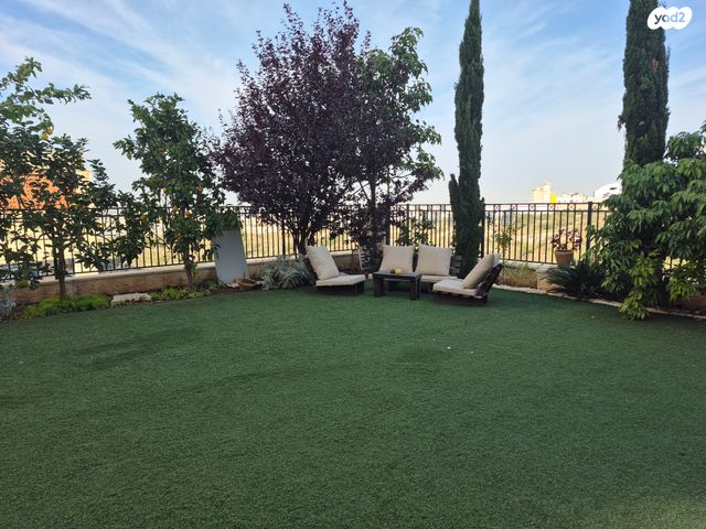 דירת גן, נחל פולג 23, צור יצחק, צור יצחק