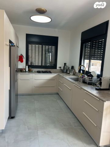 דירה, ישראל זנגוויל 33, צפון מזרח מרכז העיר, נתניה