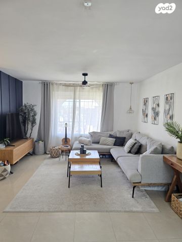 דירה, מרדכי אלקחי 57, ארמון הנציב, תלפיות מזרח, ירושלים