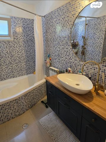 דירה, מרדכי אלקחי 57, ארמון הנציב, תלפיות מזרח, ירושלים