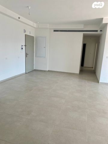 דירה, אריק אינשטיין 1, נאות אפק, אפקה, קרית ביאליק