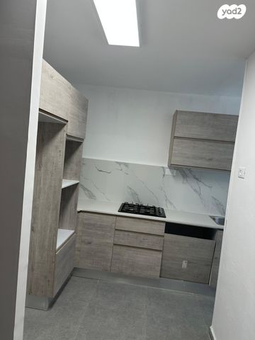 דירה, מעלה הבנים 406, שכונה ותיקה - מרכז העיר, מעלות תרשיחא