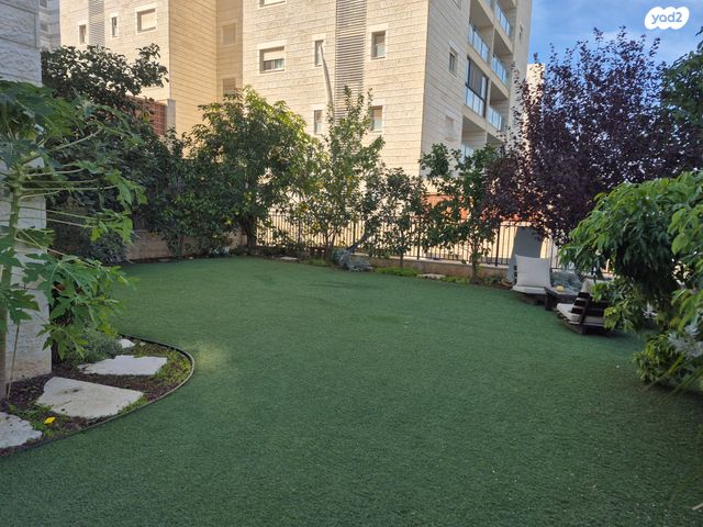 דירת גן, נחל פולג 23, צור יצחק, צור יצחק