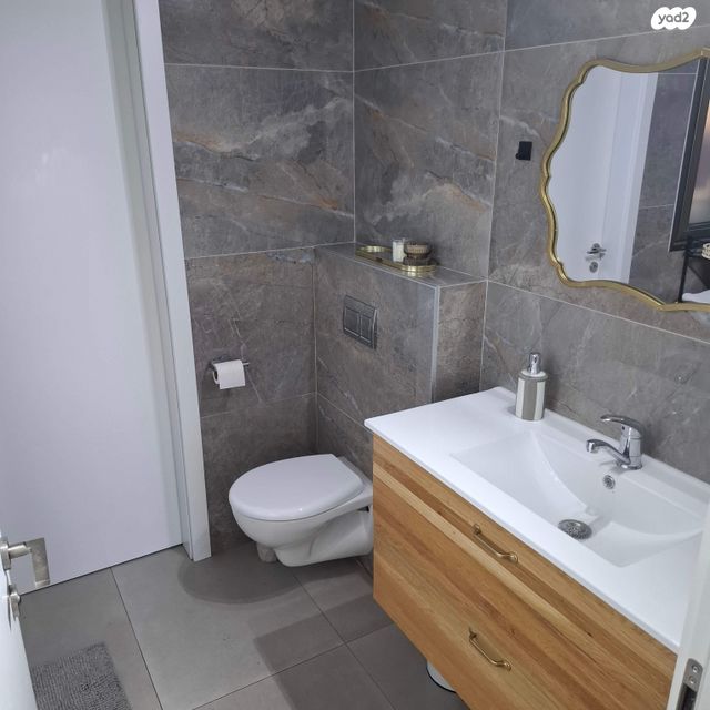 דירה, שדרות האלונים 3, פארק המושבה, באר יעקב