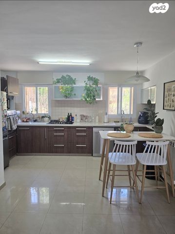 דירה, מרדכי אלקחי 57, ארמון הנציב, תלפיות מזרח, ירושלים