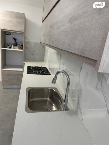 דירה, מעלה הבנים 406, שכונה ותיקה - מרכז העיר, מעלות תרשיחא