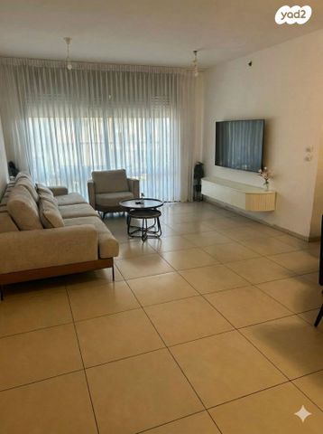 מאיר אריאל 13