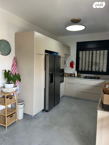 דירה, ישראל זנגוויל 33, צפון מזרח מרכז העיר, נתניה