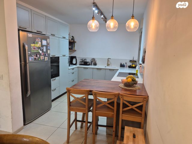 דירת גן, נחל פולג 23, צור יצחק, צור יצחק