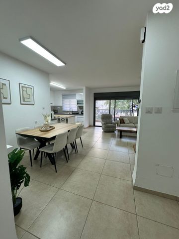 דירה, דבורה הנביאה 20, רובע יזרעאל סביוני העמק, עפולה