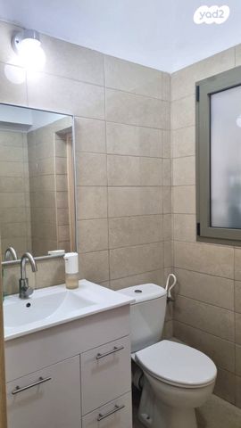 דירה, חסידה 18, חלומות זכרון, זכרון יעקב