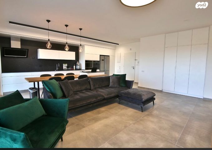 דירה, יקינטון 24, גבעת הרקפות, קרית ביאליק